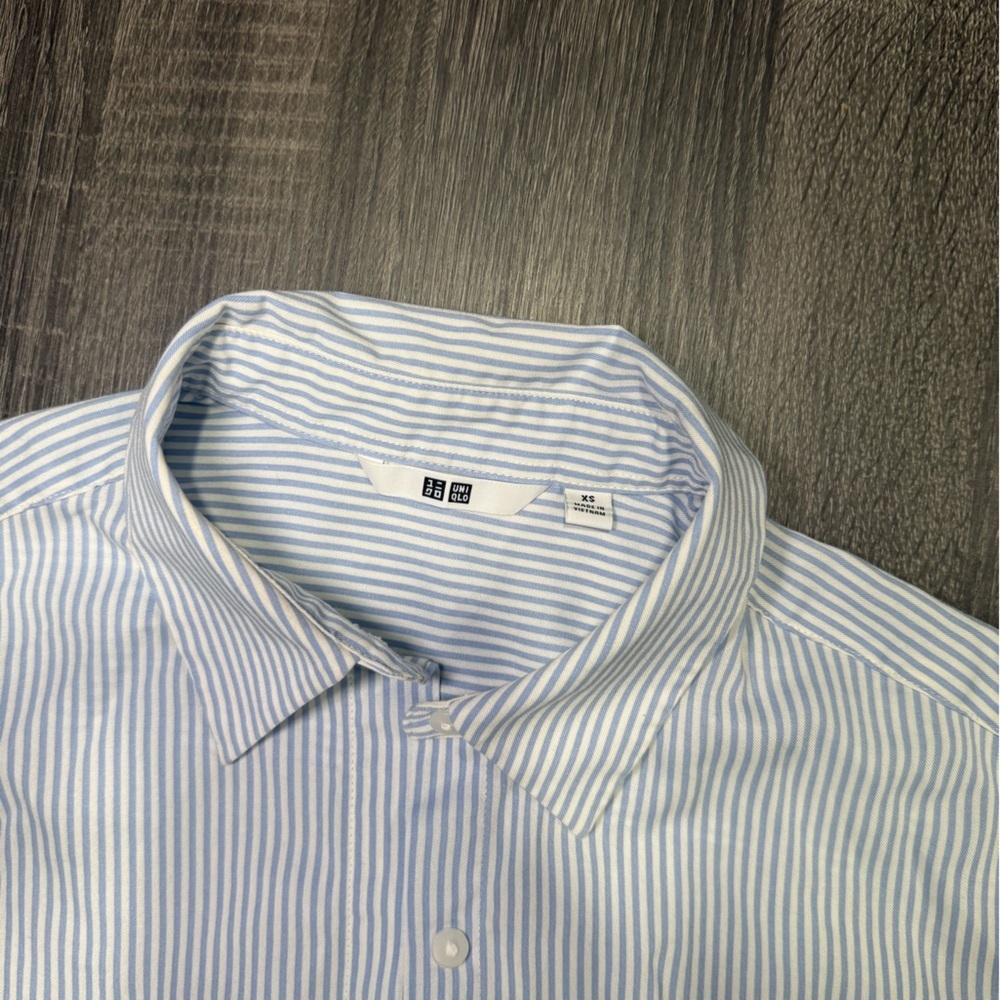 Uniqlo women Striped Button-Down Shirt - White and Blue - Picture 3 of 13